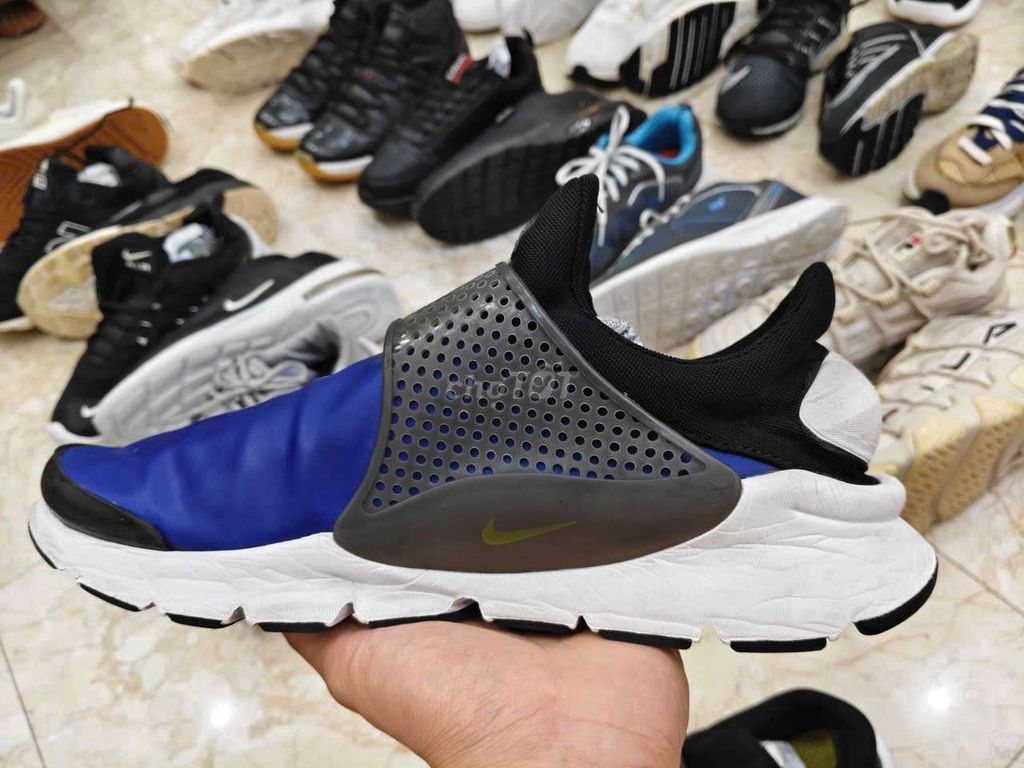 Giày thể thao Nike Nam size 45 Xanh Đen Trắng. Mua bán Giày dép tại Huyện Đan Phượng Hà Nội được đăng bởi John Phạm Chuyên Giày 2hand hình 1