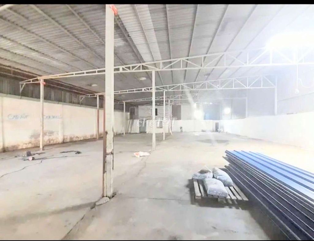 KHO - XƯỞNG  ( 600m2)  QUẬN TÂN PHÚ. TPHCM