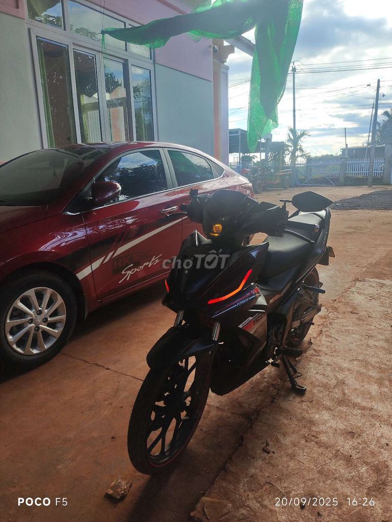 Nhà nhiều xe muốn để lại chiếc. Mua bán Xe máy tại Huyện Cư M'gar Đắk Lắk được đăng bởi nguyễn bá hình 3