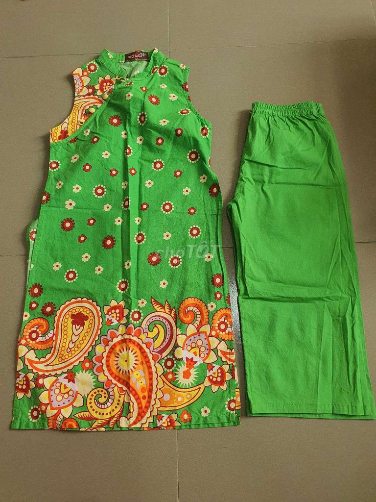 Áo dài cách tân bé 4 tuổi. Mua bán Mẹ và bé tại Quận 10 Tp Hồ Chí Minh được đăng bởi thanh lý hình 1