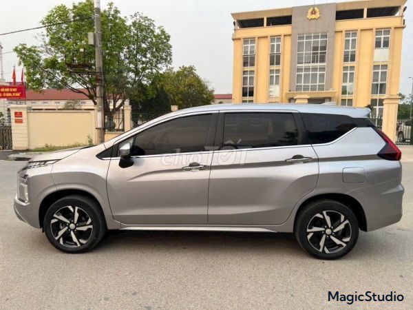 Mitsubishi Xpander Premium 1.5 AT 2022 Серебристый