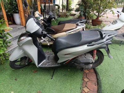 Bán gấp SH 160i. Mua bán Xe máy tại Quận Long Biên Hà Nội được đăng bởi Phạm Hoàng Anh