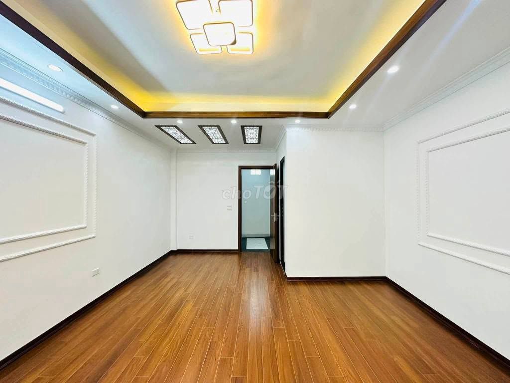 Дом 35м², 5 этажей с лифтом, фасад 4.4м, Тайхо