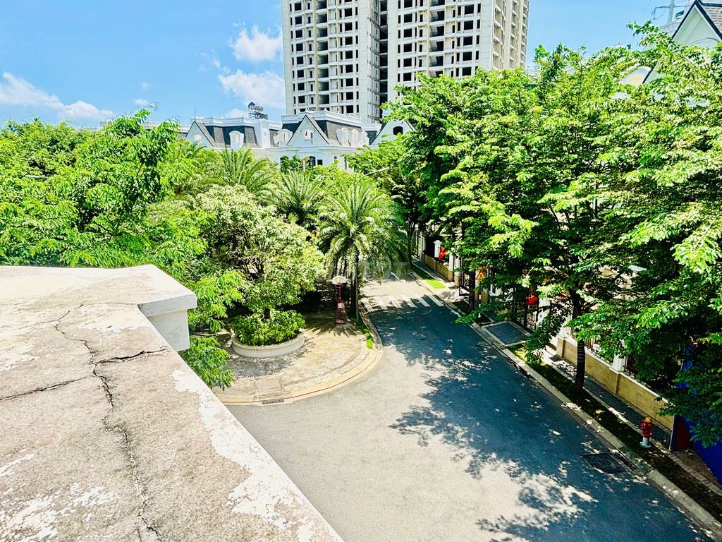 Аренда · 6 комн. · 175 м² · Thành phố Thủ Đức, ул. Đồng Văn Cống