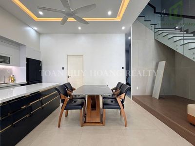 Rent · 3 bd · 150 м² · Quận Ngũ Hành Sơn, ул. Đường Vùng Trung 3