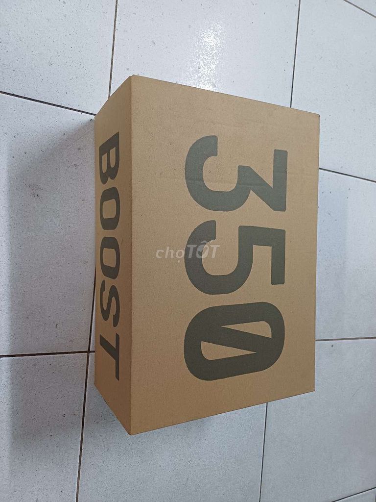 Giày thể thao Adidas Yeezy 350 Boost. Mua bán Giày dép tại Quận 6 Tp Hồ Chí Minh được đăng bởi Hai Trung Kim hình 1