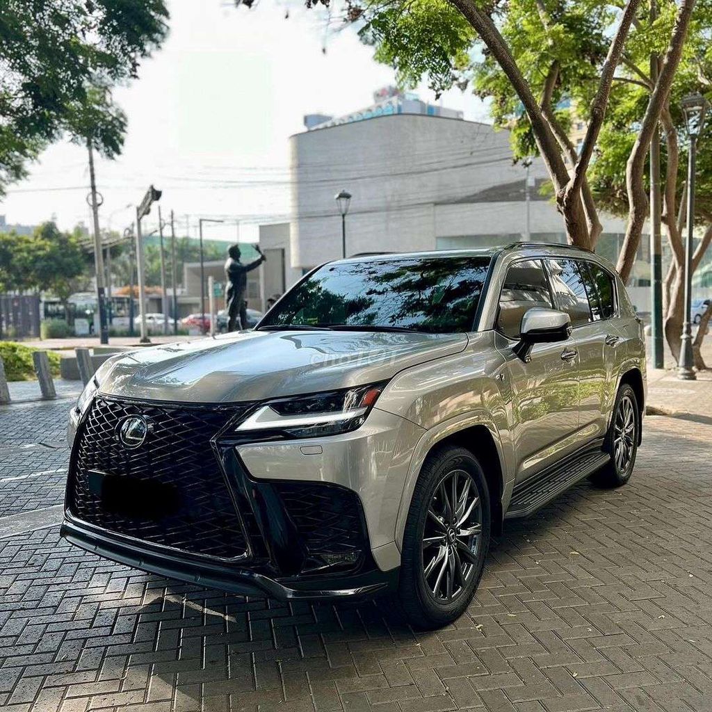 Lexus LX600 F-sport. Bạc Xám. Xe Giao Ngay!🇻🇳