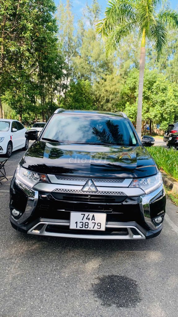 Mitsubishi Outlander 2021 2.0 CVT - 90000 km. Mua bán Ô tô tại Quận Cẩm Lệ Đà Nẵng được đăng bởi Nguyễn Đức Trưởng hình 1