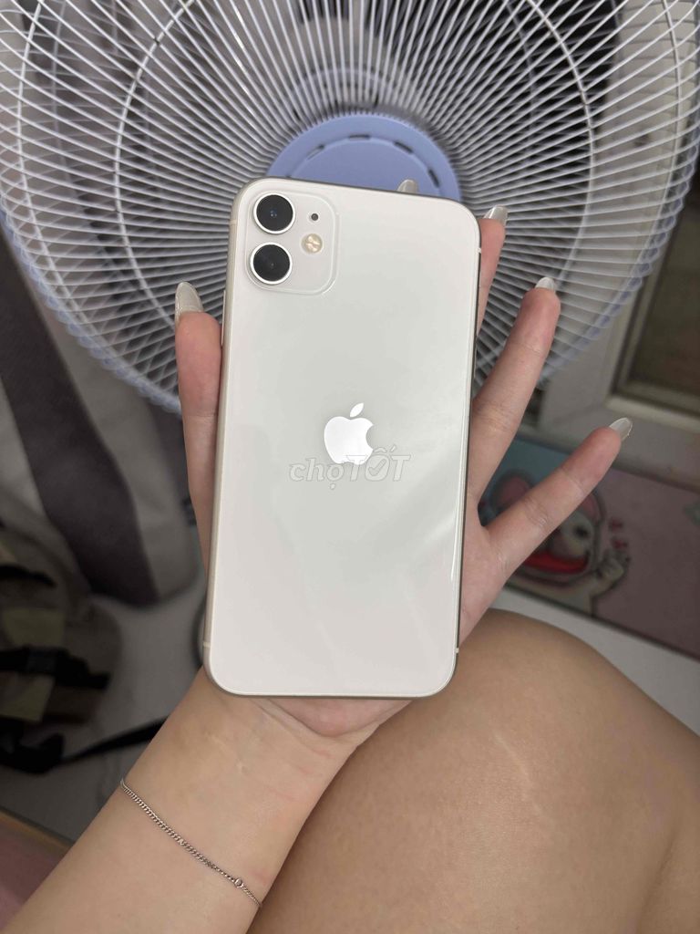 Apple iPhone 11 64GB Trắng. Mua bán Điện thoại tại Quận Hai Bà Trưng Hà Nội được đăng bởi Hoàng Thị Mai Hương hình 1
