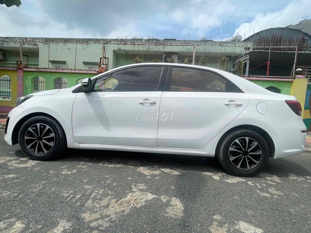 Kia Soluto 2019 MT - 81000 km. Mua bán Ô tô tại Quận 12 Tp Hồ Chí Minh được đăng bởi Salon Ô tô Hoàng Minh Phát hình 5
