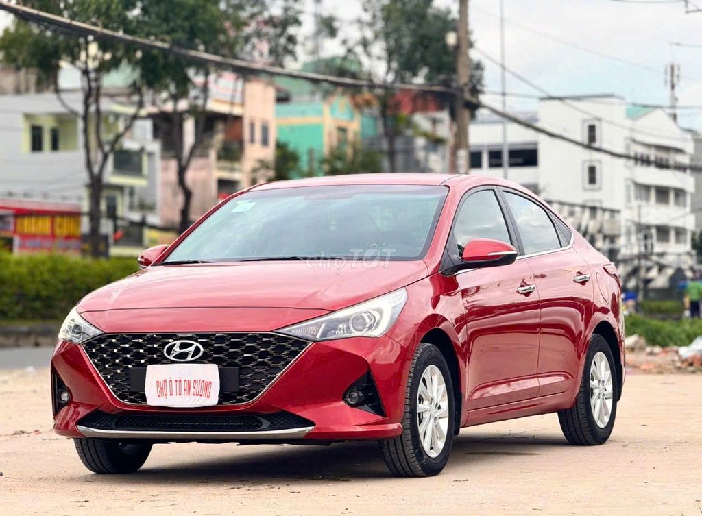 Hyundai Accent 2023 механика красный