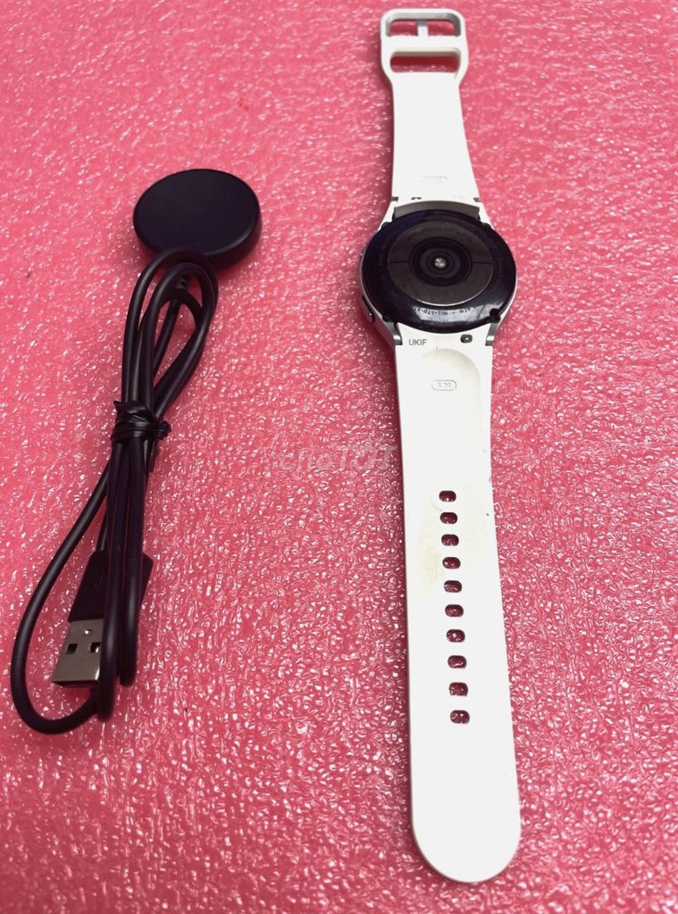 Samsung Galaxy Watch5 40mm Trắng. Mua bán Thiết bị đeo thông minh tại Quận 4 Tp Hồ Chí Minh được đăng bởi Trương Thị Ngọc Mai hình 1
