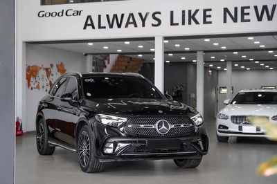 𝐌𝐄𝐑𝐂𝐄𝐃𝐄𝐒-𝐁𝐄𝐍𝐙 GLC300 4MATIC SẢN XUẤT 2023 LƯỚT. Mua bán Ô tô tại Quận 7 Tp Hồ Chí Minh được đăng bởi GoodCar