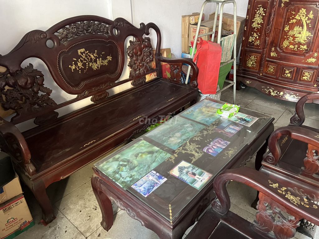 Tủ thờ bộ bàn ghế gỗ xưa thủ khắc công tinh xảo