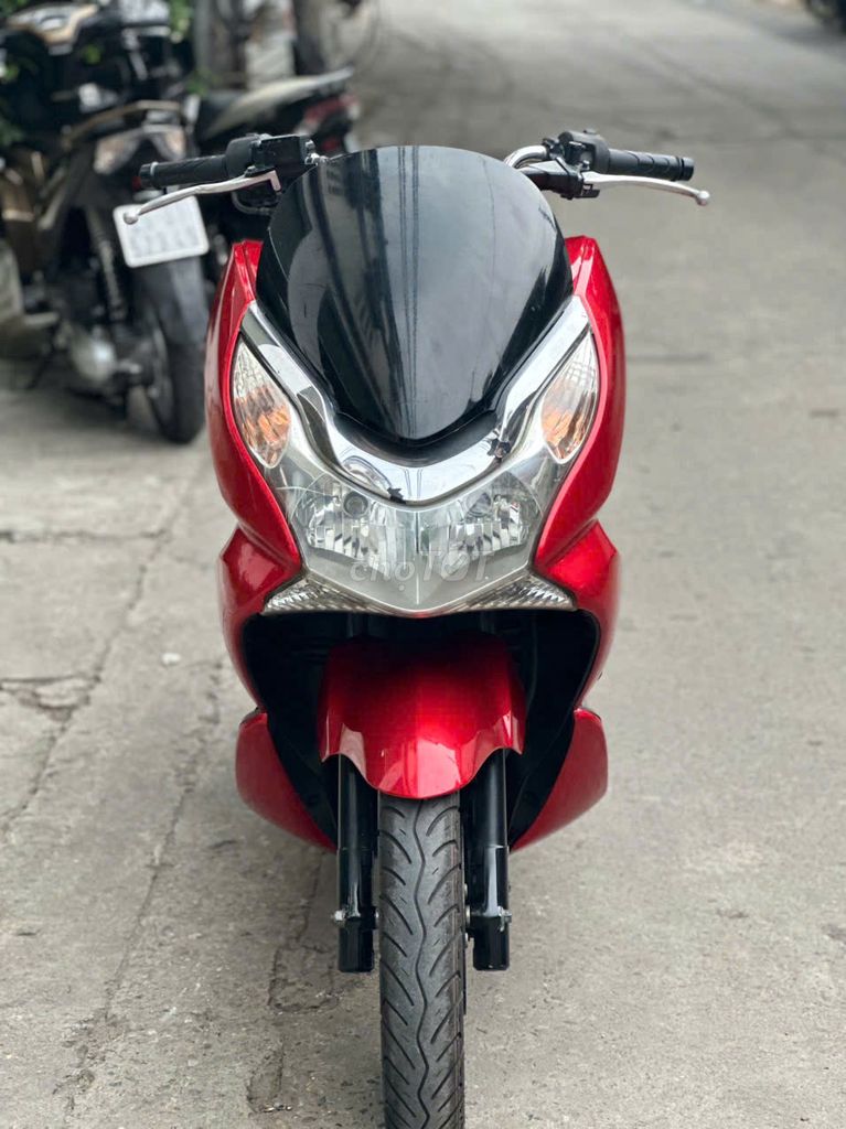Honda PCX màu đỏ 2013 cần tiền bán gấp. Mua bán Xe máy tại Quận Nam Từ Liêm Hà Nội được đăng bởi E Hằng hình 1