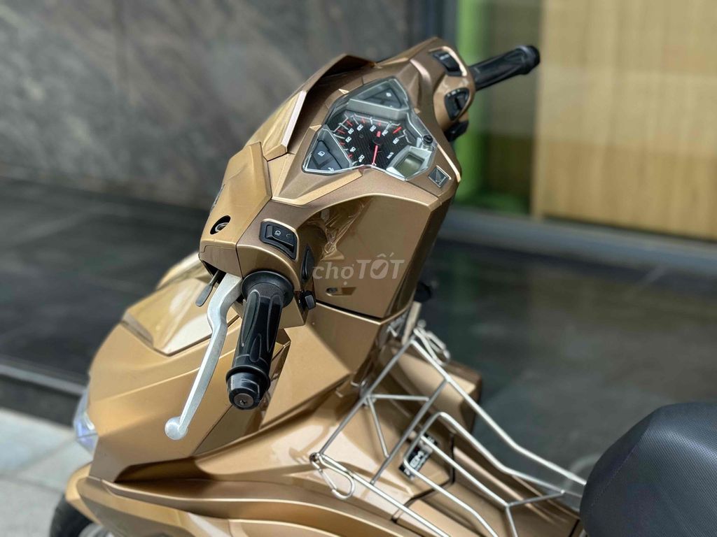 Honda Airblade 125 2017 Vàng đồng 3D 29D1. Mua bán Xe máy tại Quận Ba Đình Hà Nội được đăng bởi Xe Máy Nam Thi hình 9