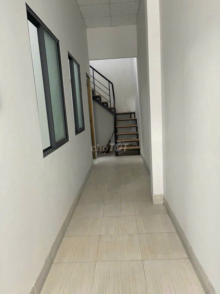 Bán nhà 3 tầng đường Nguyễn Phong Sắc - đang cho thuê 15tr/ tháng