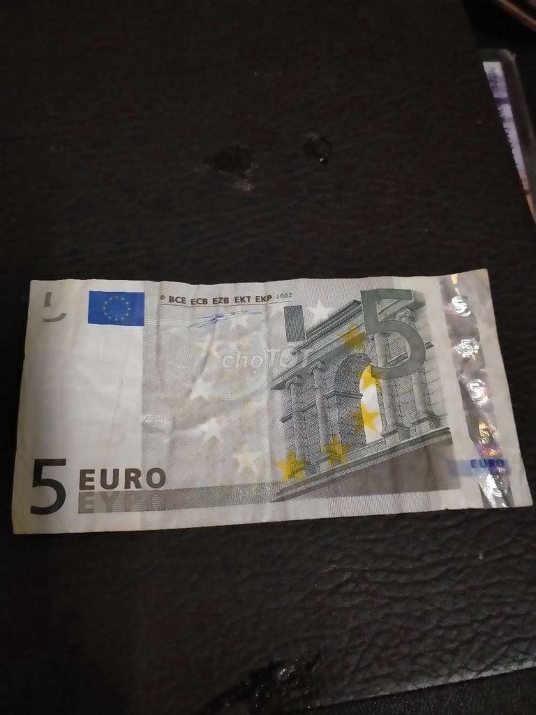 Có đồng 5euro cần bán cho ai cần để vi