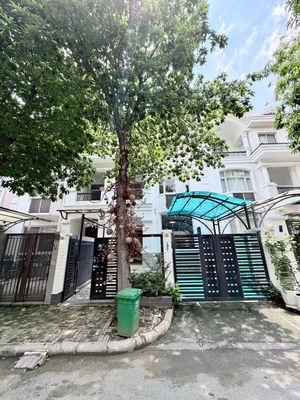 Rent · 4 bd · 126 м² · Quận 7