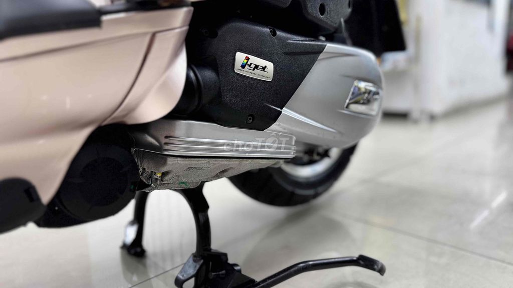 Vespa Sprint Hồng Porsche Mới như xe hãng 4300km. Mua bán Xe máy tại Quận Phú Nhuận Tp Hồ Chí Minh được đăng bởi VESPA  PIAGGIO BẢO HƯNG Vespa cũ trả góp  hình 18