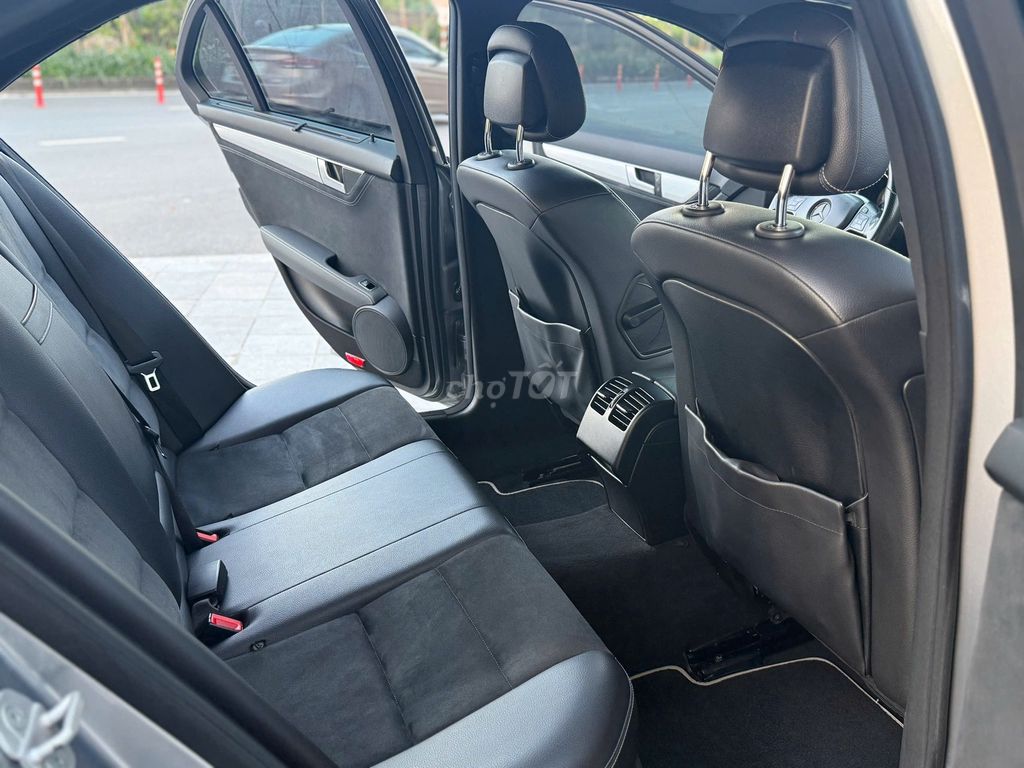 Mercedes C200 Editions 2014 Siêu Đẹp. Mua bán Ô tô tại Quận Thanh Xuân Hà Nội được đăng bởi Nguyễn Tuấn Hoàng hình 16