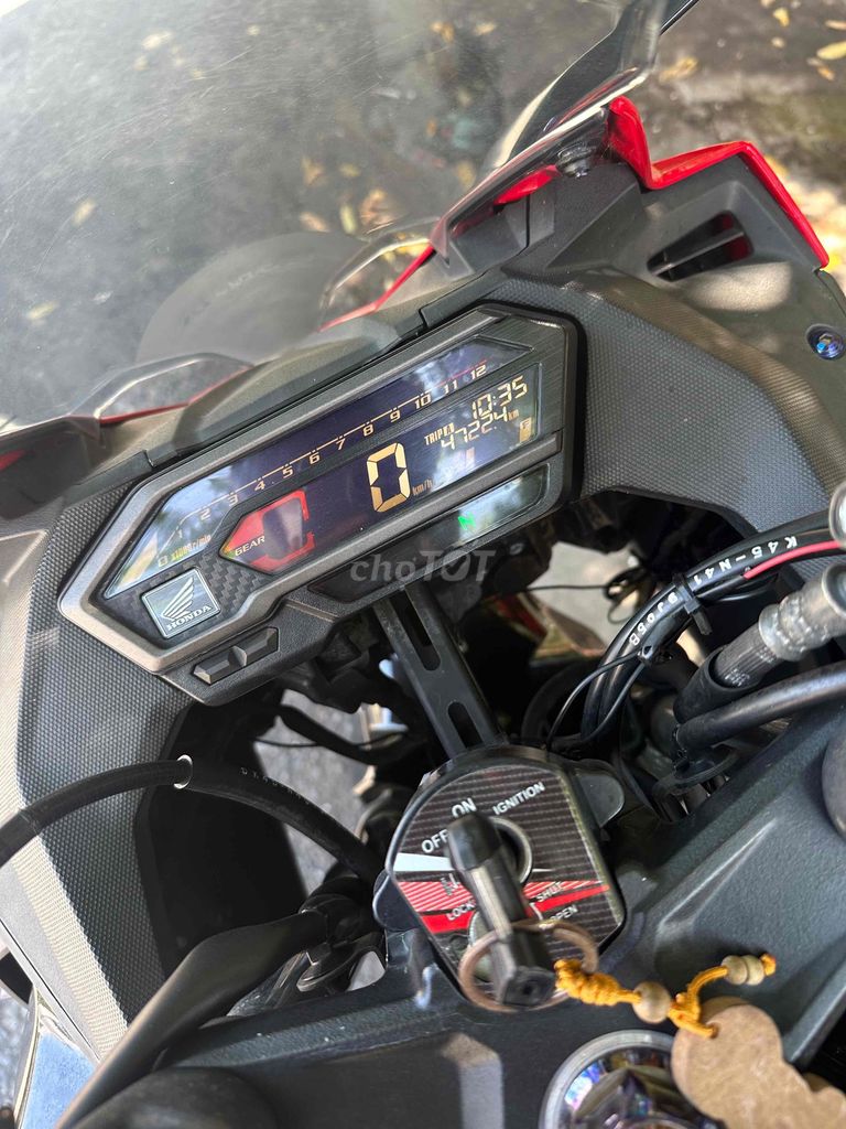 ít dùng cần pass lại CBR 150r nhập ido. Mua bán Xe máy tại Quận Sơn Trà Đà Nẵng được đăng bởi Huỳnh Chí Thanh hình 1