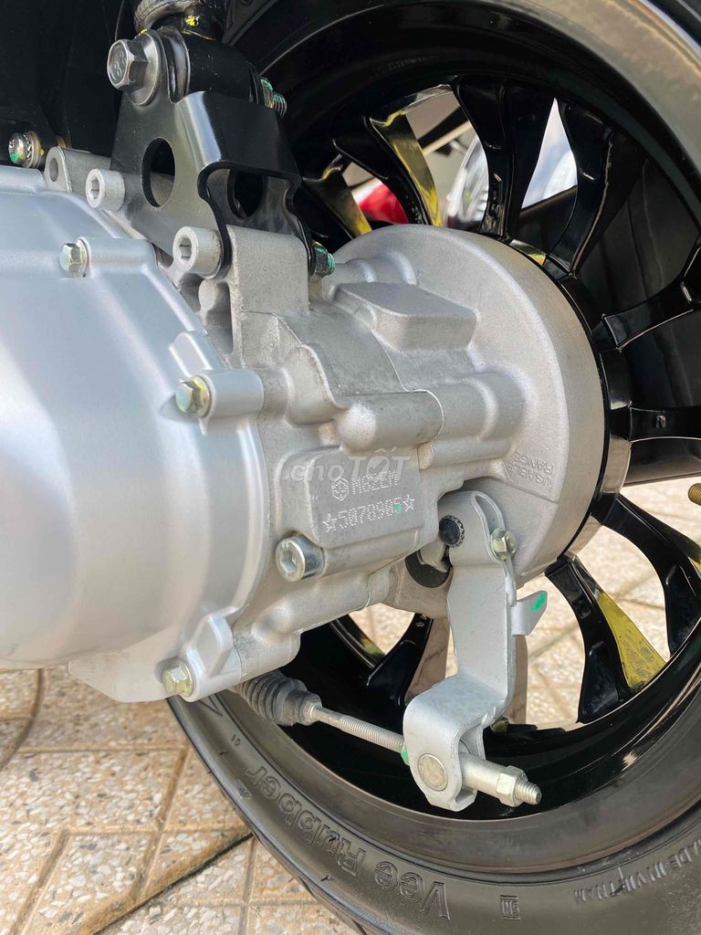 Piaggio Vespa ABS Carbon 2019 Đk 2020 siêu lướt✅. Mua bán Xe máy tại Quận Ninh Kiều Cần Thơ được đăng bởi Hiếu Xe máy Tân Liên Hưng 2 hình 15