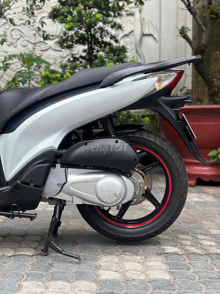 sh 125i hàng nhận 3 cục bstp chính chủ. Mua bán Xe máy tại Quận 10 Tp Hồ Chí Minh được đăng bởi Hoàng Thị Huyền hình 2