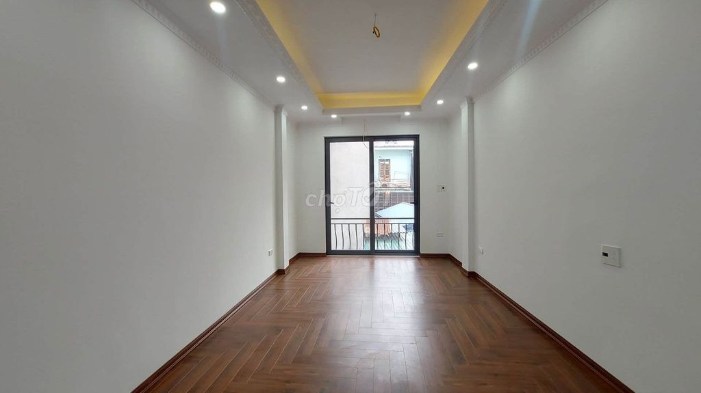 Bán nhà Trung Phụng, Đống Đa, 6 tầng, ô tô đỗ cổng