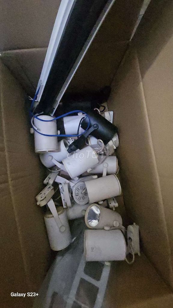 Đèn chiếu tranh. Mua bán Đèn tại Quận Thanh Khê Đà Nẵng được đăng bởi tung hình 1