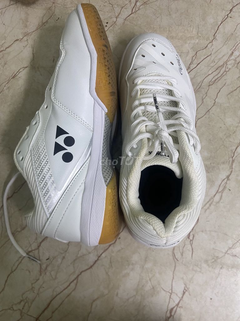 Giày thể thao Yonex 65Z3 Trắng size 39. Mua bán Giày dép tại Quận Hải Châu Đà Nẵng được đăng bởi Ngan Bao hình 1