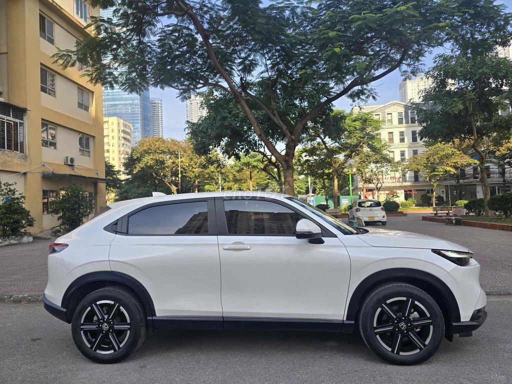 Honda HRV 2023 G 9 vạn km Trắng. Mua bán Ô tô tại Quận Cầu Giấy Hà Nội được đăng bởi Cao Quý hình 4