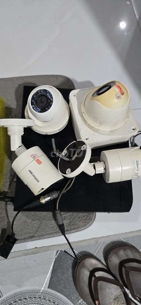 Camera an ninh Hikvision Trắng có đầu ghi. Mua bán Máy ảnh, Máy quay tại Quận 1 Tp Hồ Chí Minh được đăng bởi Phạm Văn Hùng hình 1