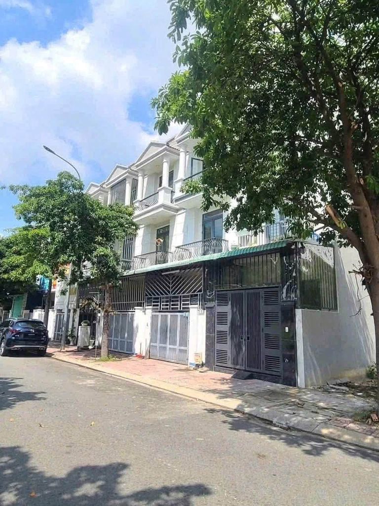 Дом в аренду 4*16 KDC Phuc Dat, Бинь Дуонг - полностью меблирован