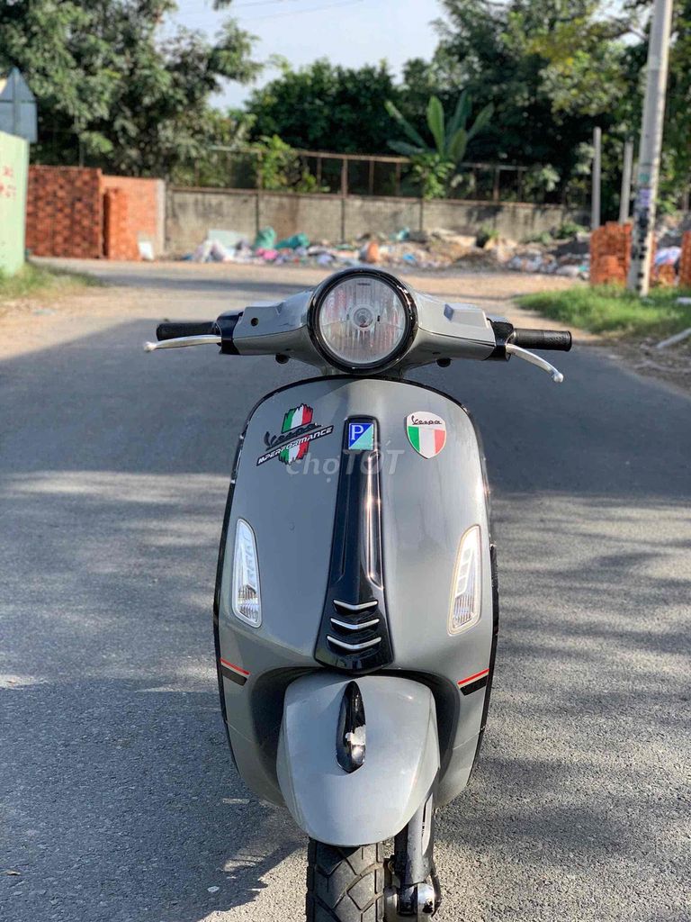 Piaggio Vespa Primavera 2015 Xám Lambo. Mua bán Xe máy tại Thành phố Thủ Đức Tp Hồ Chí Minh được đăng bởi Nguyễn Thanh Bình hình 1