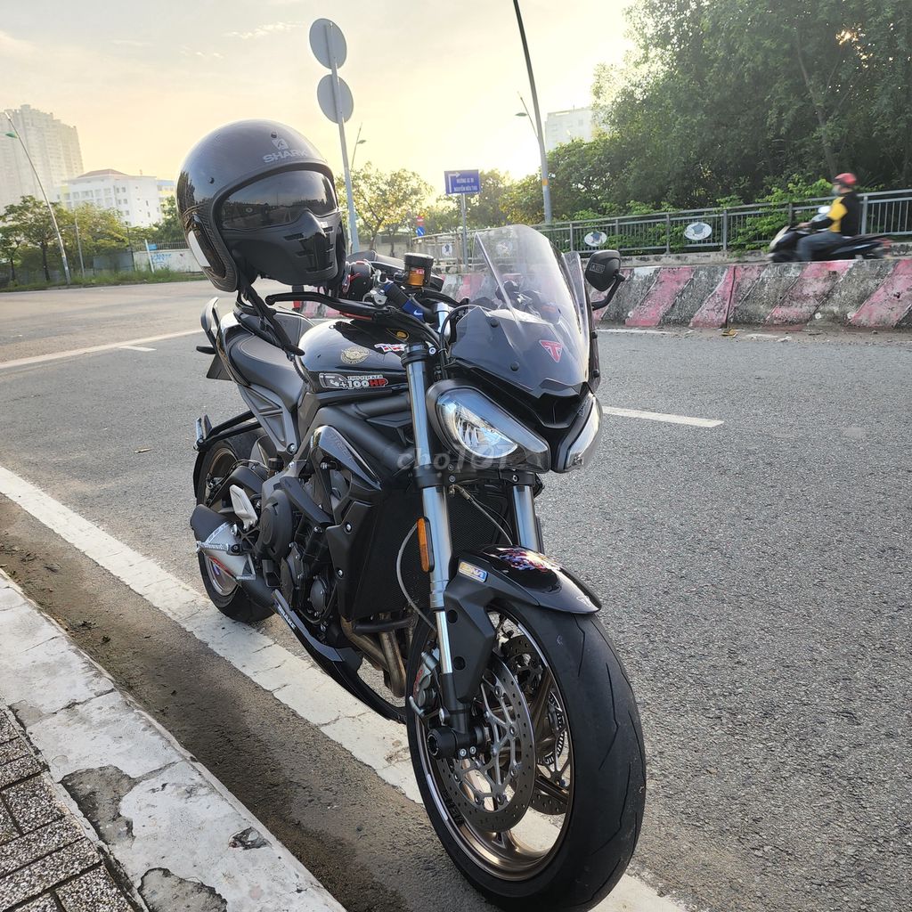Triumph Street Triple 765 RS 2022 Đen carbon. Mua bán Xe máy tại Quận Bình Thạnh Tp Hồ Chí Minh được đăng bởi Tri Khai Han hình 1