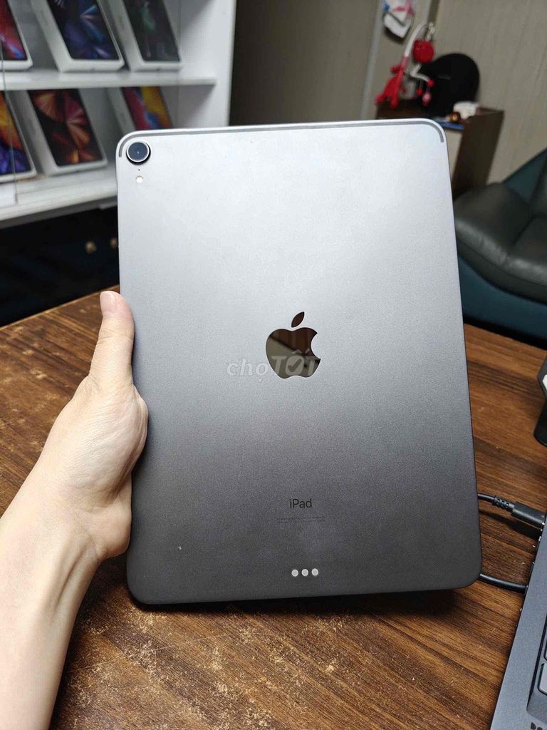 Apple iPad Pro 2018 256GB Xám 88%. Mua bán Máy tính bảng tại Quận Hoàng Mai Hà Nội được đăng bởi Cảnh Hà  hình 1