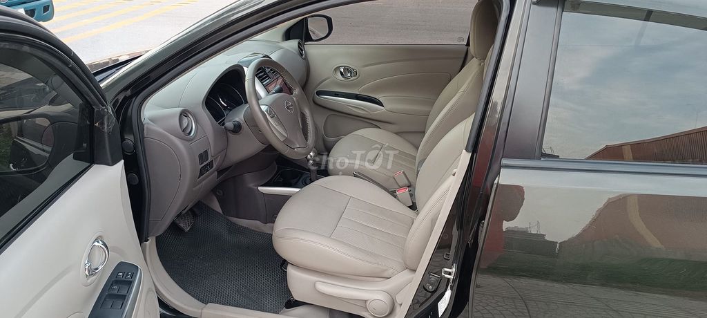 Nissan Sunny Premium AT 2019 автомат чёрный