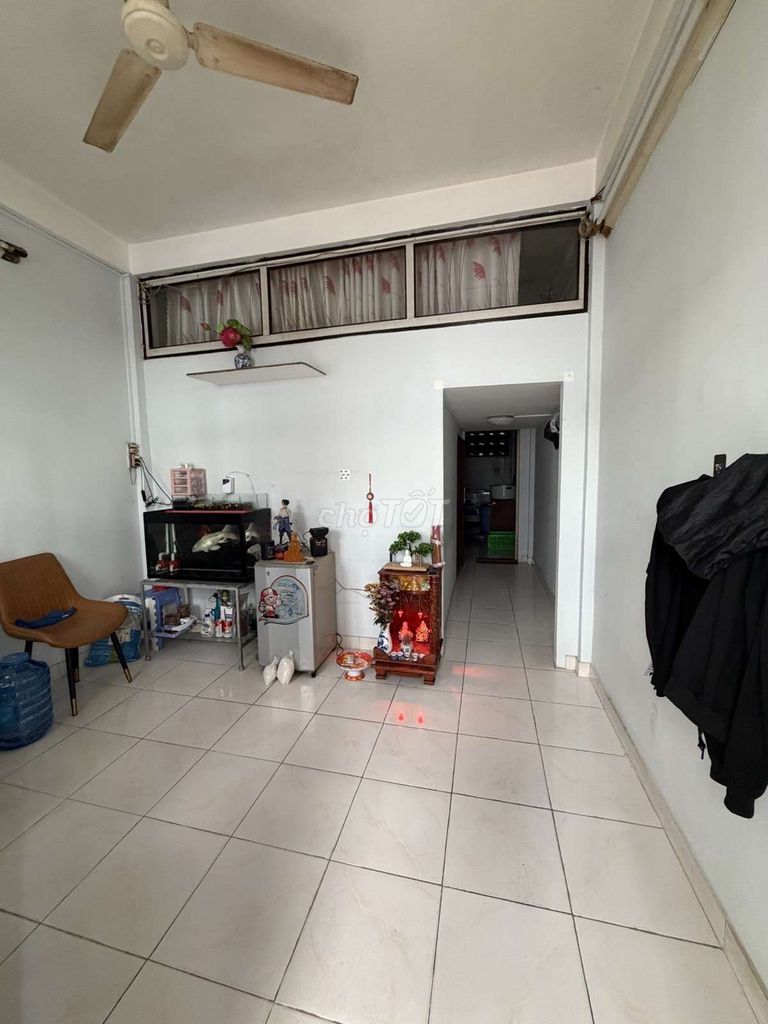 Квартира 41 м², 2-й этаж без лифта у цветочного рынка Дам Сен