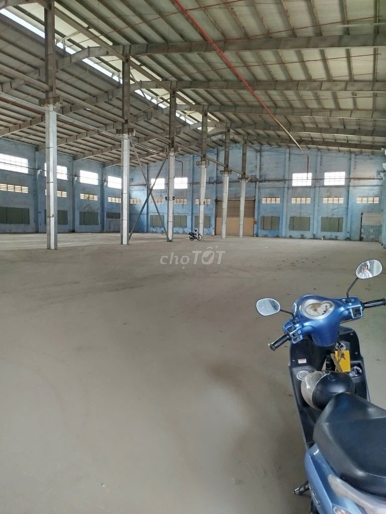 Cho thuê kho xưởng 1100m2 Thuận An, Bình Dương