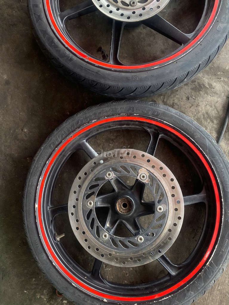 Bán cặp mâm bcr và bình xăng  hãng hon da. Mua bán Phụ tùng xe tại Huyện Củ Chi Tp Hồ Chí Minh được đăng bởi dương hình 3