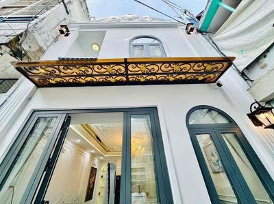 40m2 , sát mặt tiền Nguyễn Đình Chính, Phú Nhuận.Khu dân trí