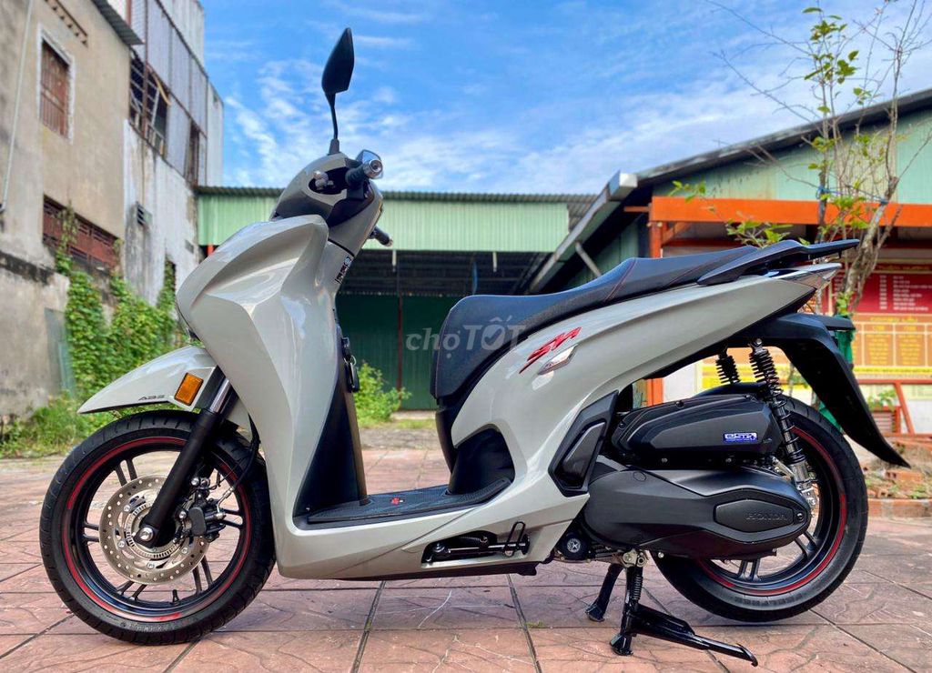 Siêu phẩm SH 350i Máy THÁI 2022 Lướt 3.500Km. Mua bán Xe máy tại Quận Ninh Kiều Cần Thơ được đăng bởi Xe Máy TÂN LIÊN HƯNG 1 91B hình 2