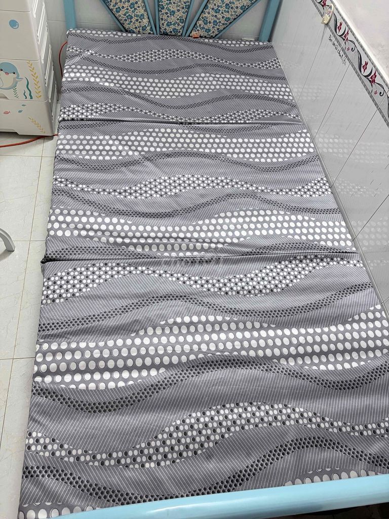Nệm vải xám 1m2x2m Đã sử dụng. Mua bán Giường, chăn ga gối nệm tại Quận 10 Tp Hồ Chí Minh được đăng bởi Tâm hình 1