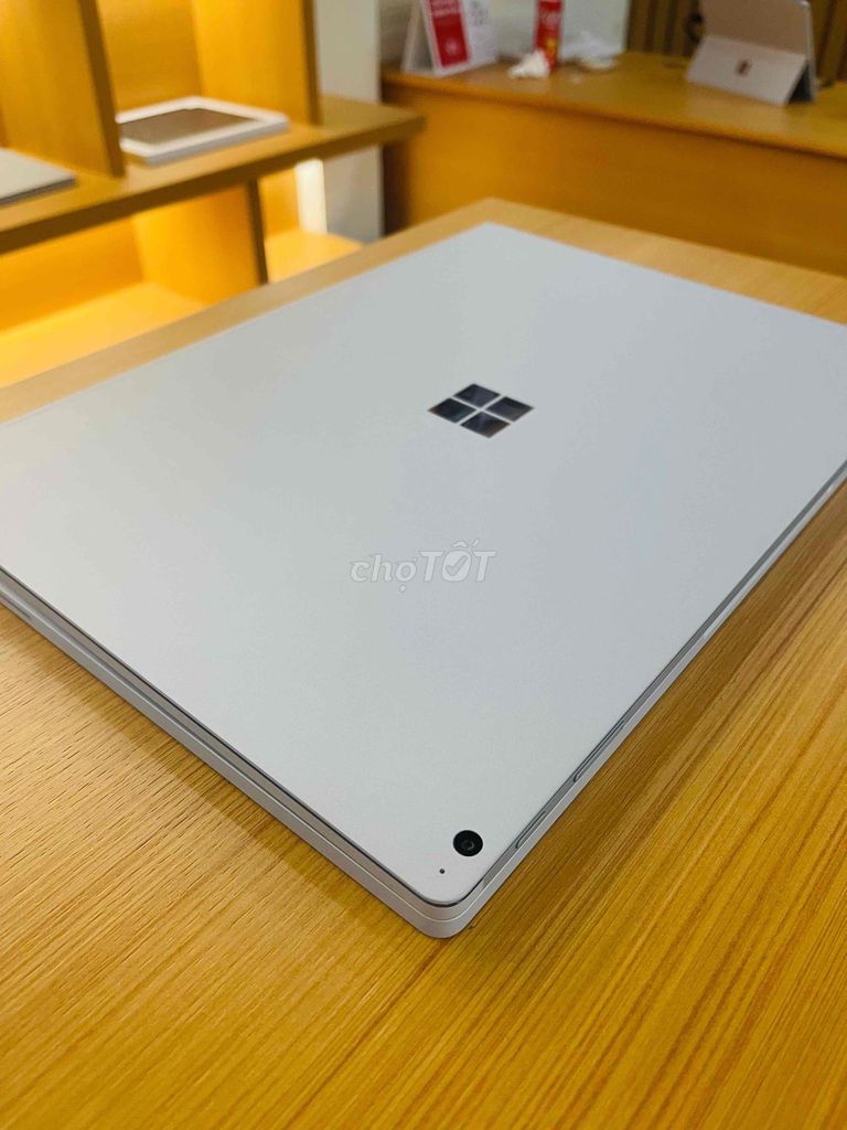 surface book 2 15” like new i7 16 256 gtx 1060 6G