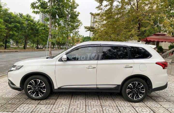Mitsu Outlander 2022 2.0 CVT - 12000 km. Mua bán Ô tô tại Thành phố Thủ Đức Tp Hồ Chí Minh được đăng bởi VÕ NGỌC HOÀNG hình 1
