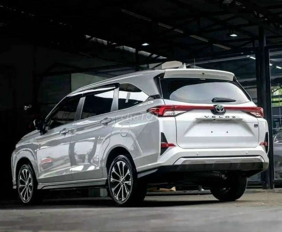 Toyota Veloz 2023 hỗ trợ 100% trước bạ và tiền mặt