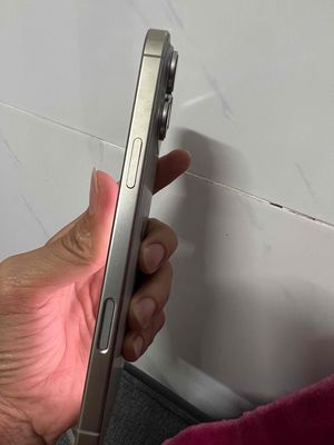 kẹt tiền bán gấp iphone 16 pro max mới mua. Mua bán Điện thoại tại Quận 7 Tp Hồ Chí Minh được đăng bởi Thanh Hiếu