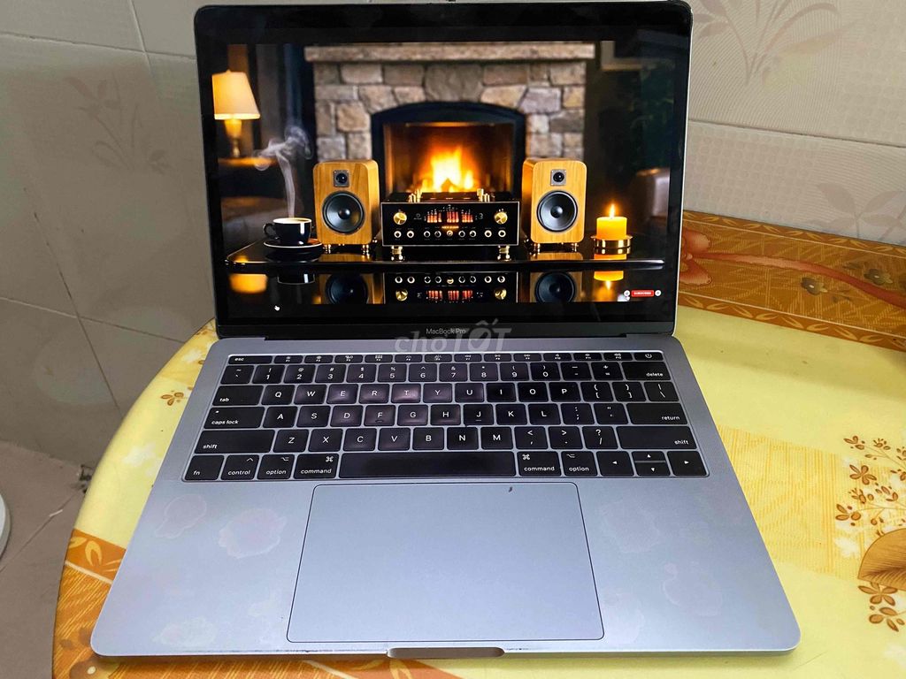 Thanh lý MacBook A1708 MacBook Pro 13-inch đời 201. Mua bán Laptop tại Quận 8 Tp Hồ Chí Minh được đăng bởi OTLy hình 1