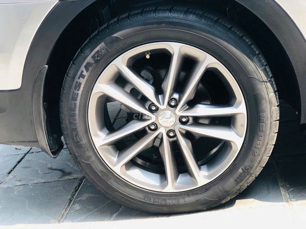 Hyundai SantaFe, 5 мест, серебристый